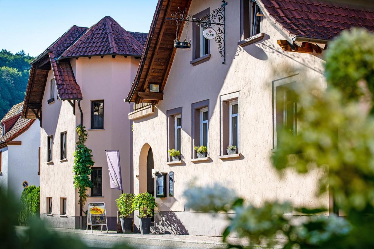 Landgasthaus & Hotel Zur Krone Dahn Exterior photo